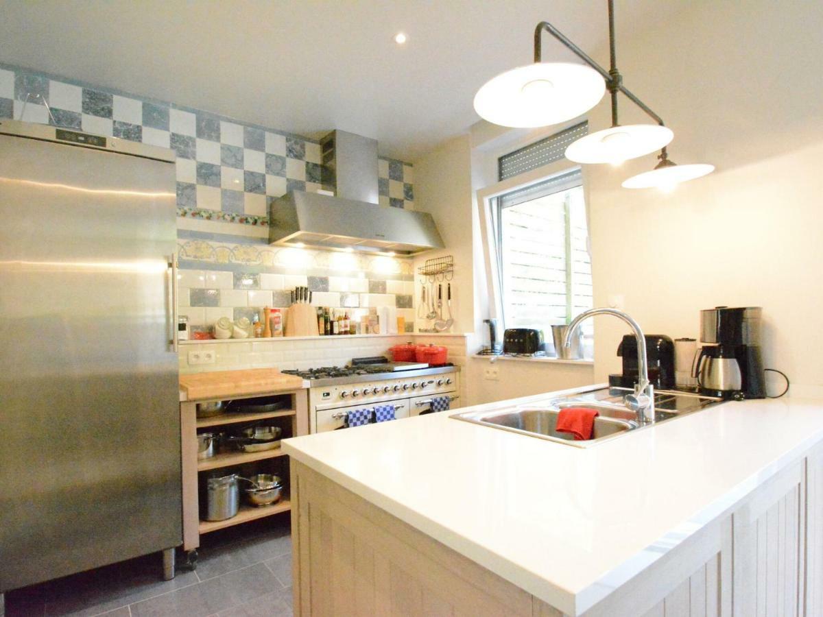 Large Townhouse With Pool Table Villa Bouillon Buitenkant foto