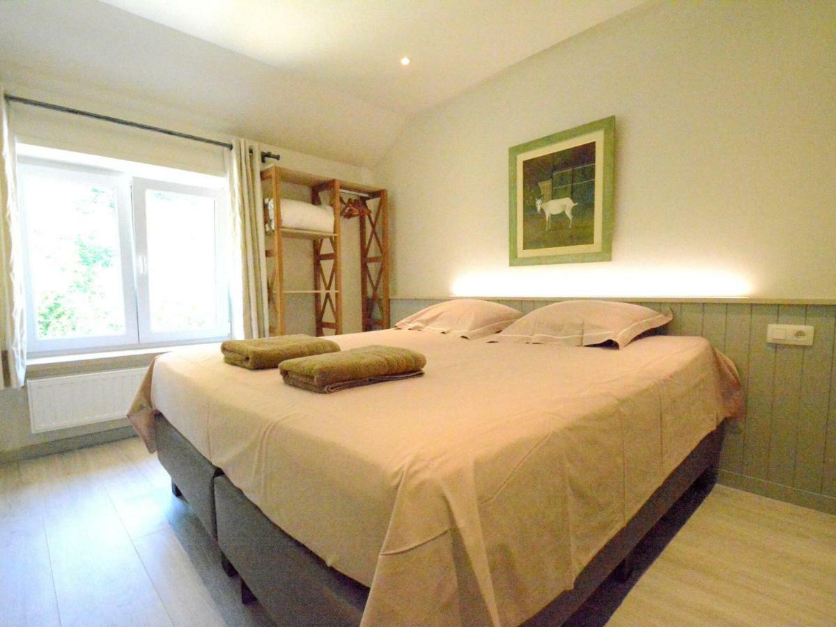 Large Townhouse With Pool Table Villa Bouillon Buitenkant foto